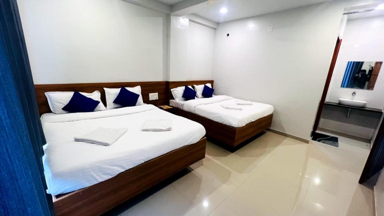 Hotel Sai Smruti Sirdi Szoba fotó